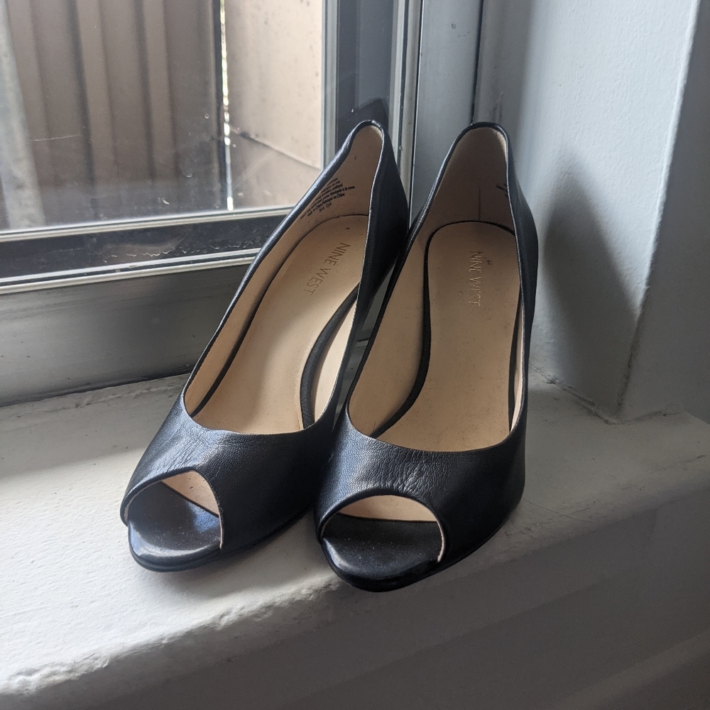 Nine West Black and Gold Heels